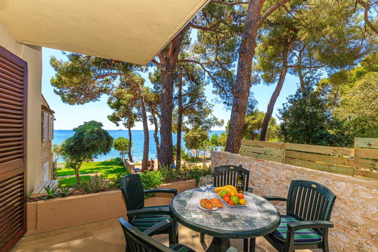 Al Mare Apartments Rovigno Esterno foto