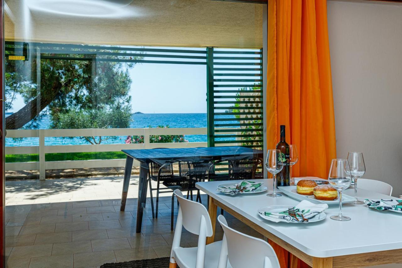 Al Mare Apartments Rovigno Esterno foto