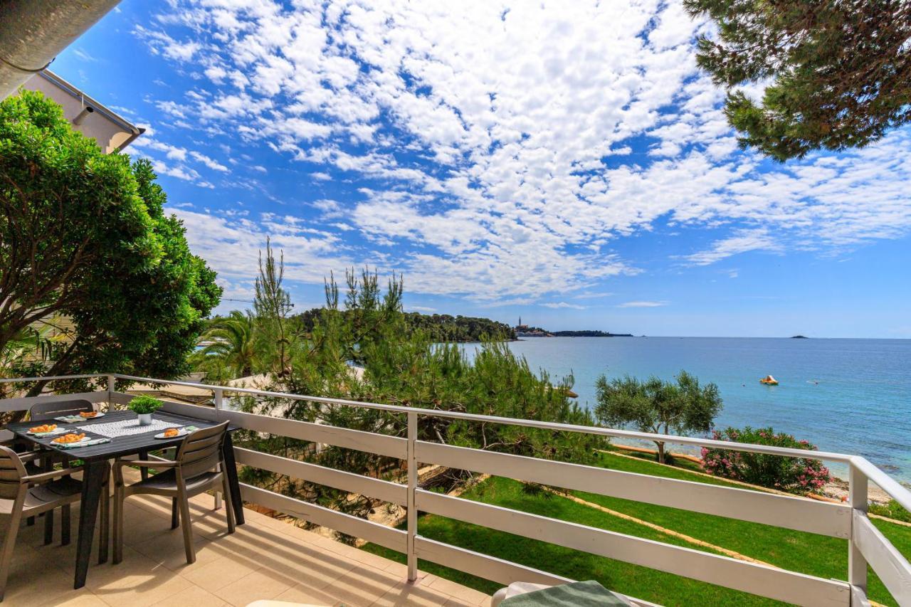 Al Mare Apartments Rovigno Esterno foto